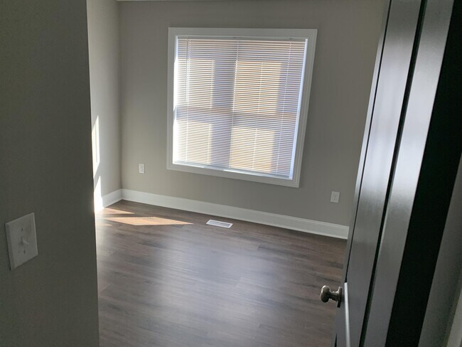 Building Photo - 1 Emanuel Ct