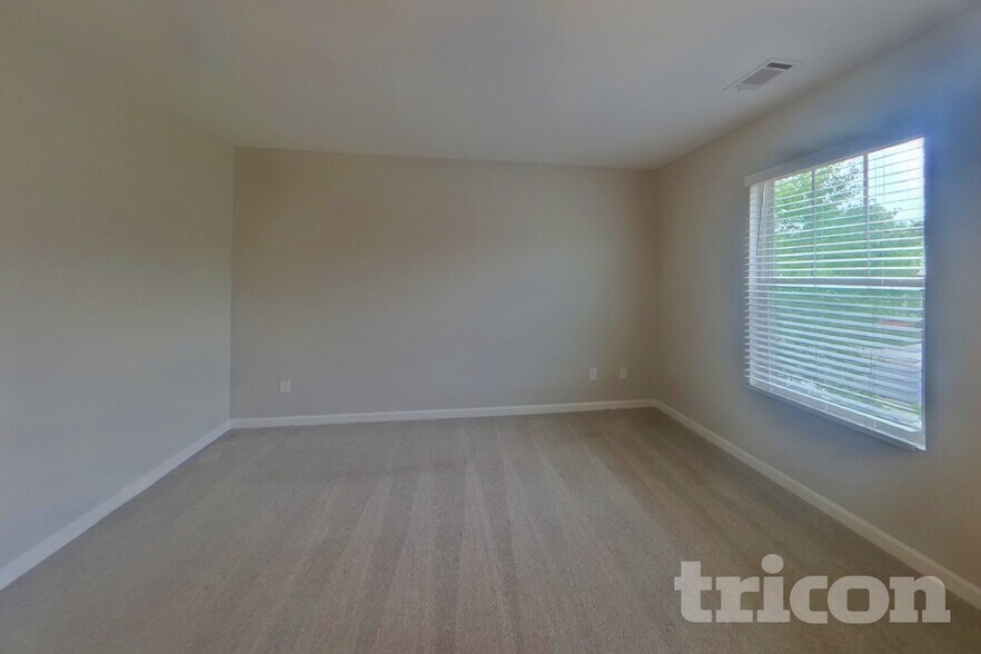 Building Photo - 1008 Eldon Ln