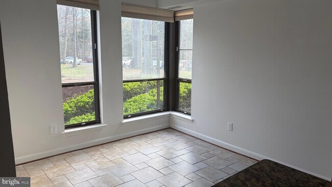 Building Photo - 11212 Chestnut Grove Square