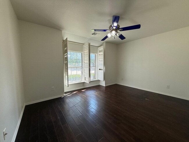 Building Photo - 9104 Bedford Ln