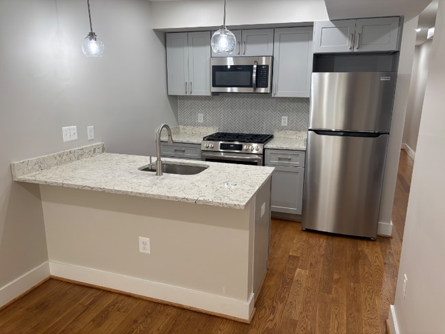 Building Photo - 1418 A St SE