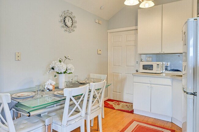 Building Photo - 35 Butternut Ln