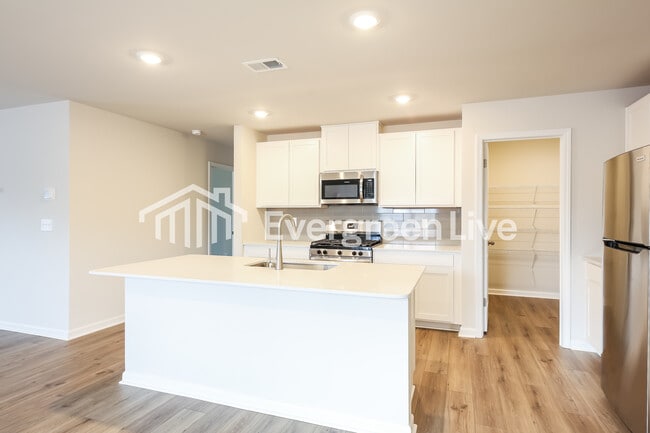 Building Photo - coming soon