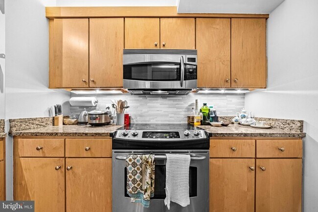 Building Photo - 631 D St NW