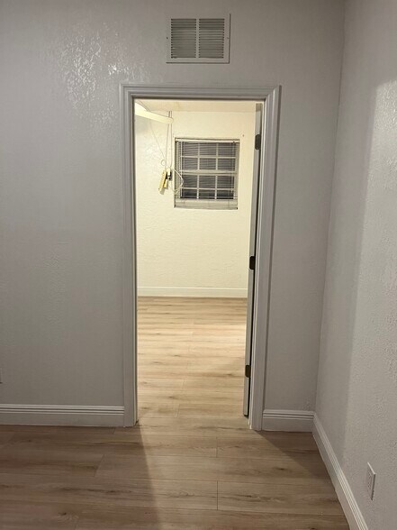 Building Photo - 7065 NW 49th Ct