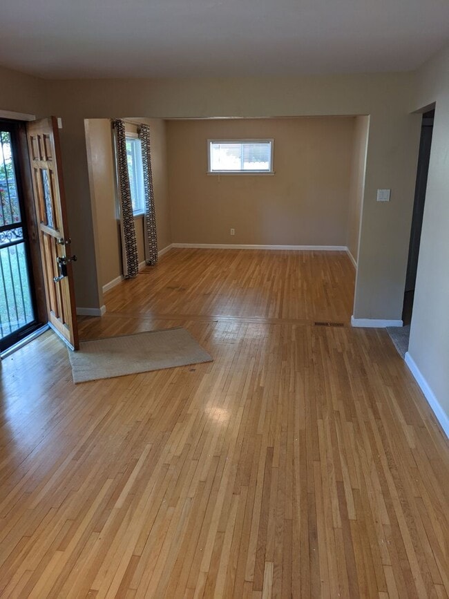 Building Photo - Stunning Ranch Home - Amazing Location - Backs up to Cherry Creek Trail