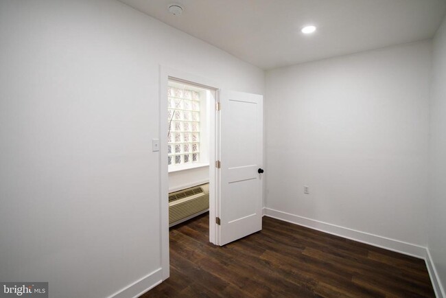 Building Photo - 1413 Lombard St