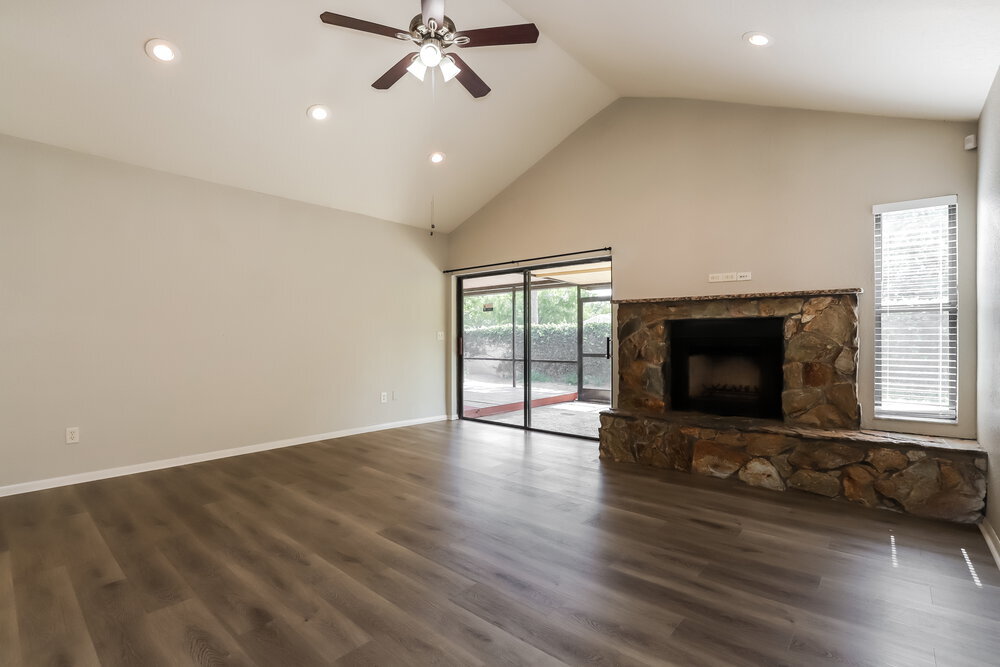 Building Photo - 16130 Gardendale Dr