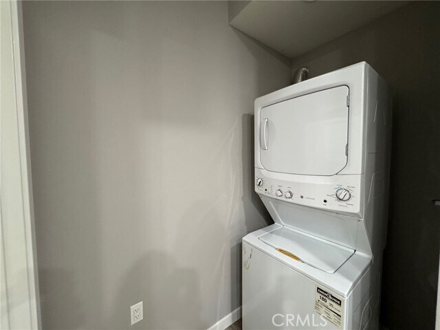 Building Photo - 623 Normandie Ave