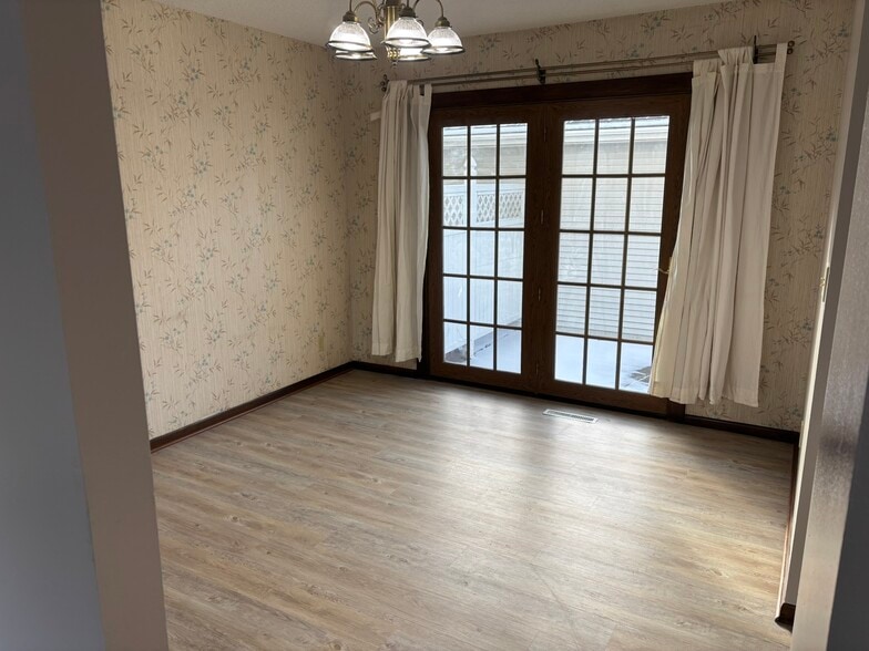 Building Photo - 5277 NW Torgerson Dr