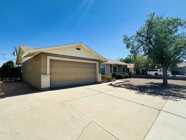 Building Photo - 1803 N Cheri Lynn Dr