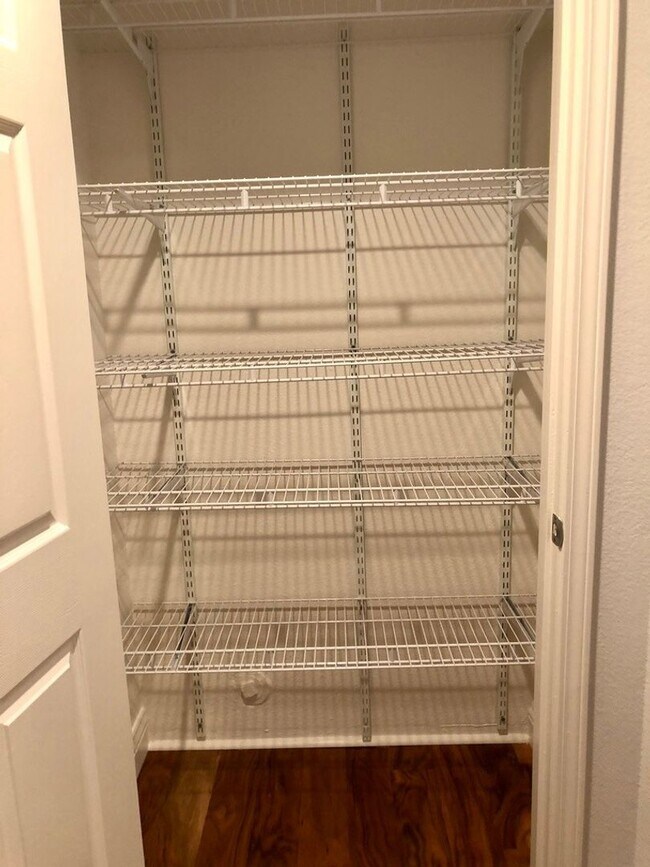Building Photo - Ideal Location. .. Walk to Bart, Costco, S...