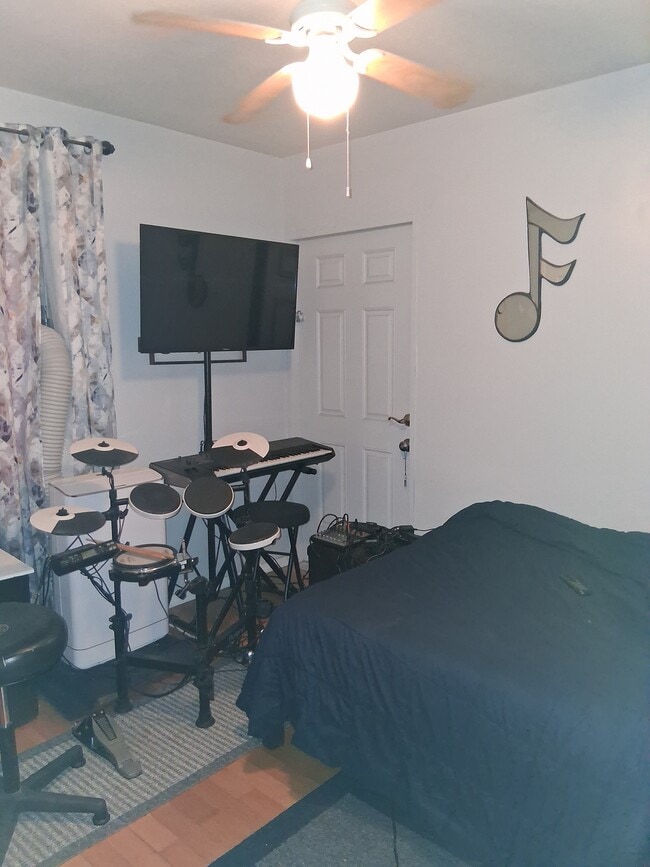 Building Photo - 5361 Sierra St