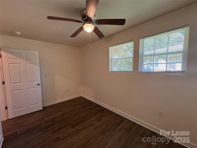 Building Photo - 2827 Morson St