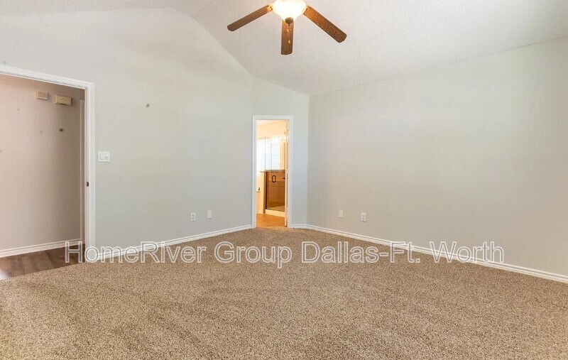 Building Photo - 8201 Clipper St