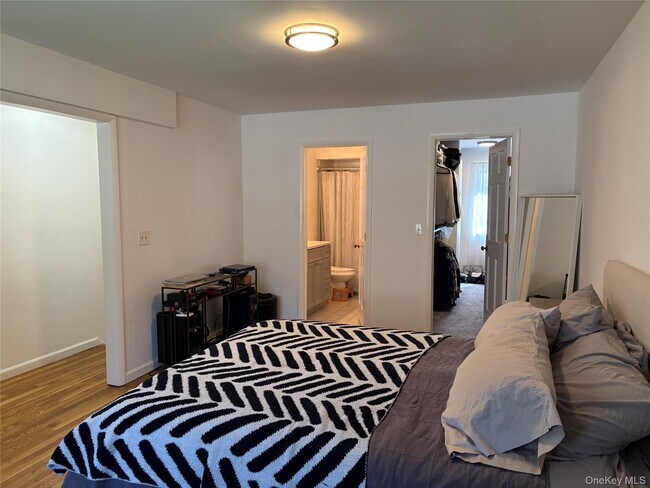 Building Photo - 361 N Greeley Ave