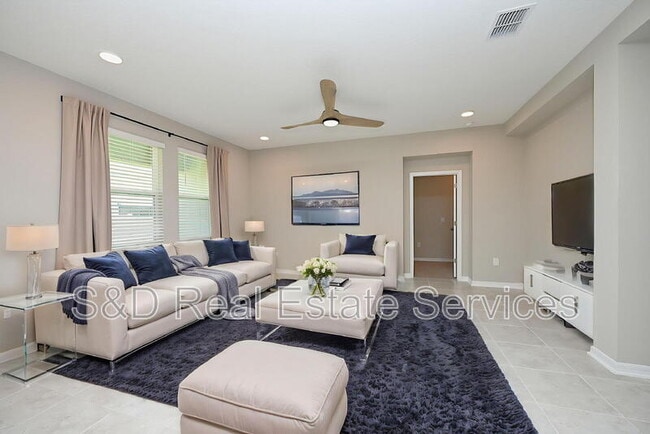 Building Photo - 5507 Freesia Dr