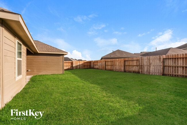 Building Photo - 7727 Jasmine Chase Dr