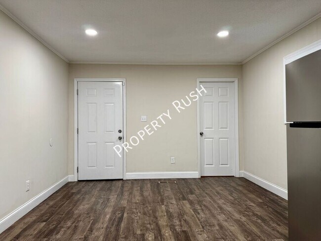Building Photo - 209 Signal View St