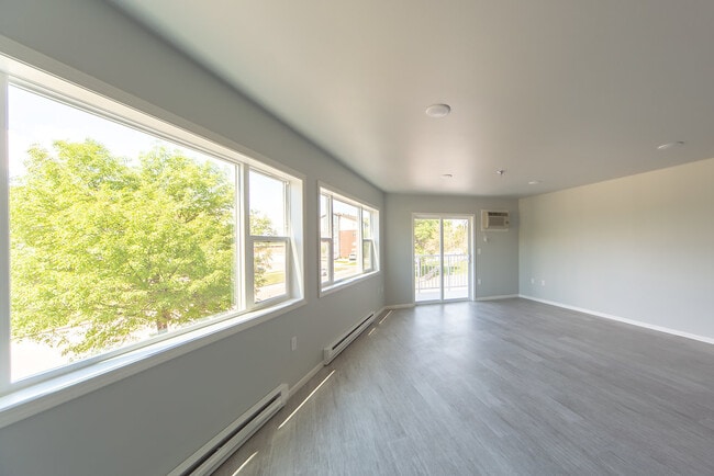 Building Photo - 1701 Dakota Dr N