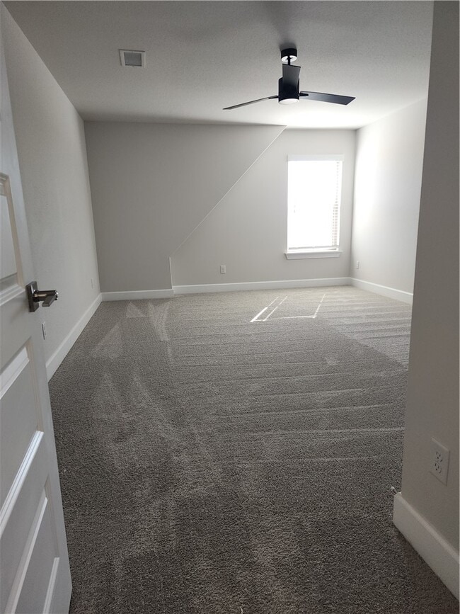 Building Photo - 2700 SW Blustery Dr