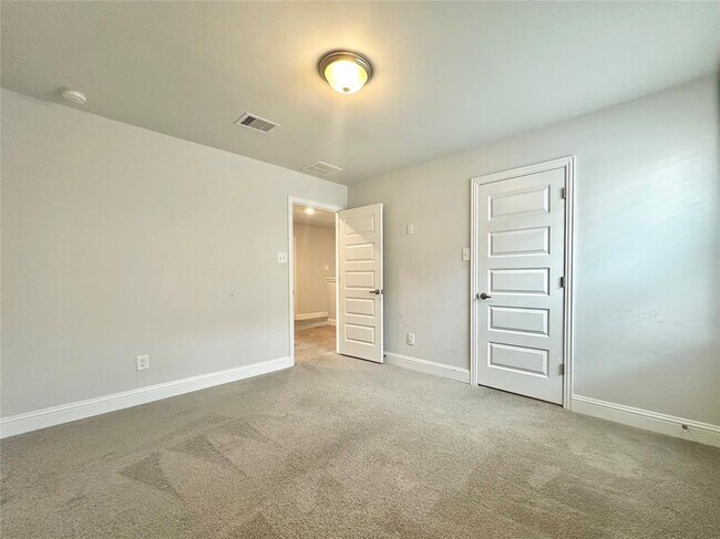 Building Photo - 452 Long Beach Bay Dr