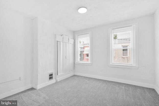 Building Photo - 2423 N Bouvier St