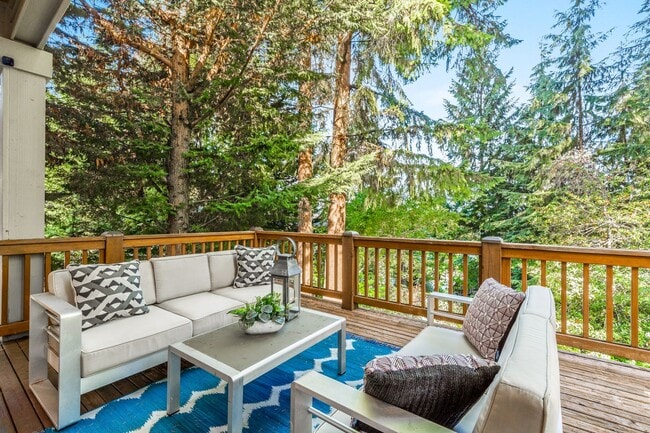 Building Photo - Luxury 4 bed 4 bath home in Lakemont, Bellevue