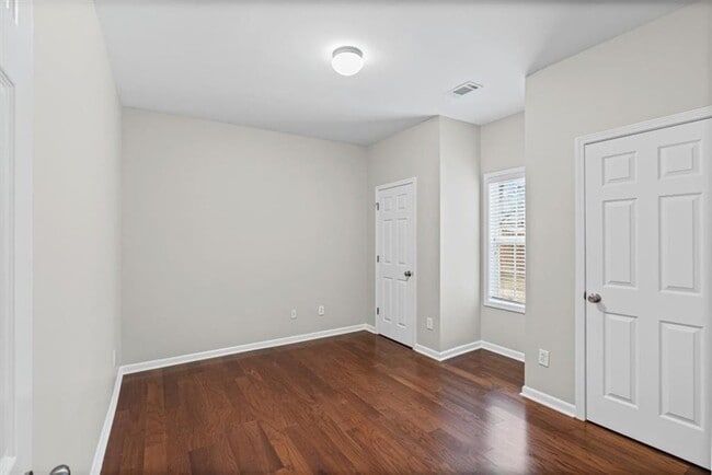 Building Photo - 5551 Wood Vale Ct