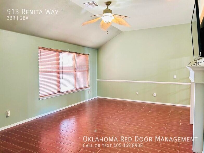 Building Photo - 913 Renita Way