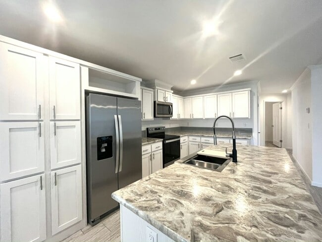 Primary Photo - 402 Morristown Cay