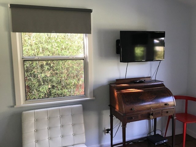Bedroom #1 - 22427 Clarendon St