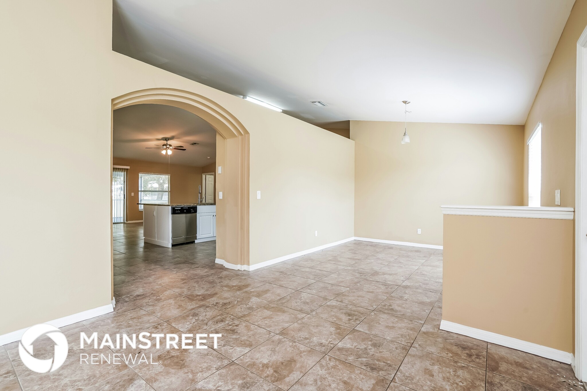 Building Photo - 3720 SW 6th Ave