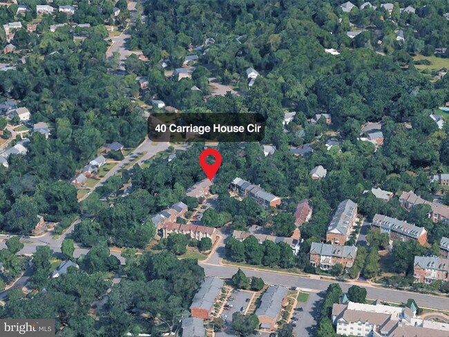 Building Photo - 40 Carriage House Cir