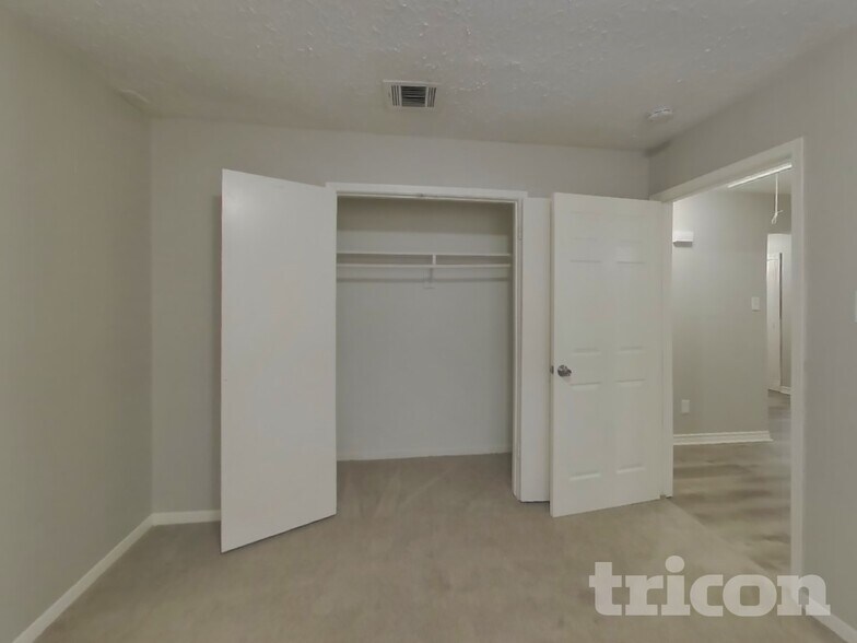 Building Photo - 22510 Braken Carter Ln