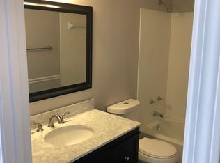 Building Photo - Beautifully Renovated 3 Bedroom 2 Bath Hou...