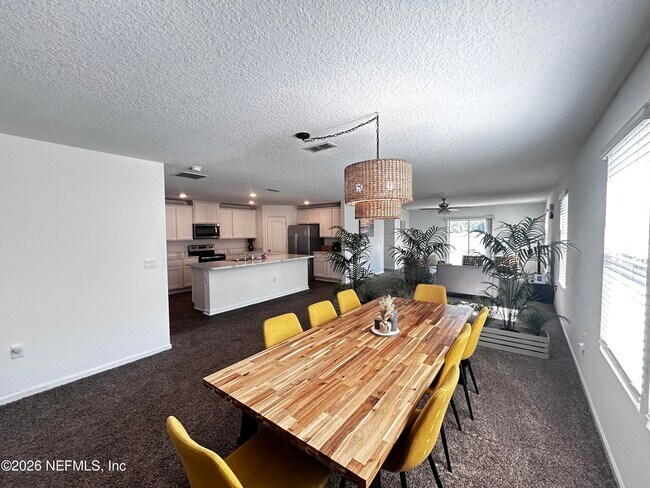 Building Photo - 12571 Russian Olive Rd