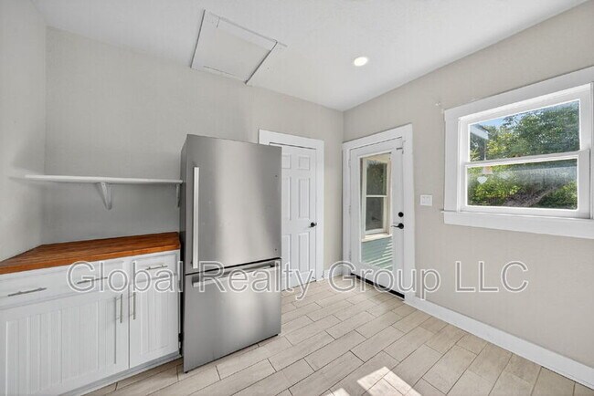 Building Photo - 514 Hammond Ave