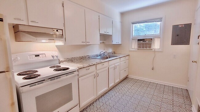 Building Photo - Great One Bedroom Unit Located In Multnoma...