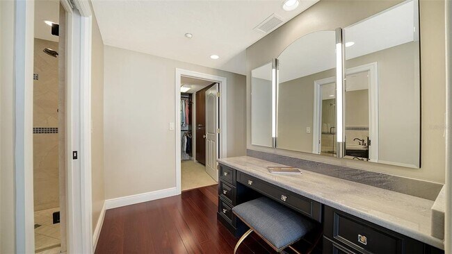 Building Photo - 575 Sanctuary Dr