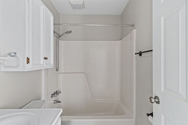 Building Photo - Pet-Friendly | Large Fenced Yard in North Wilmington