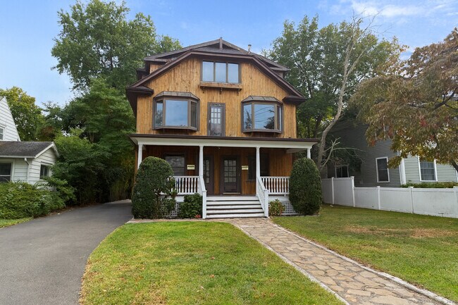 Primary Photo - 33 Douglas Ave