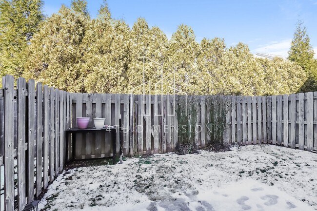 Building Photo - 103 Eva Dr