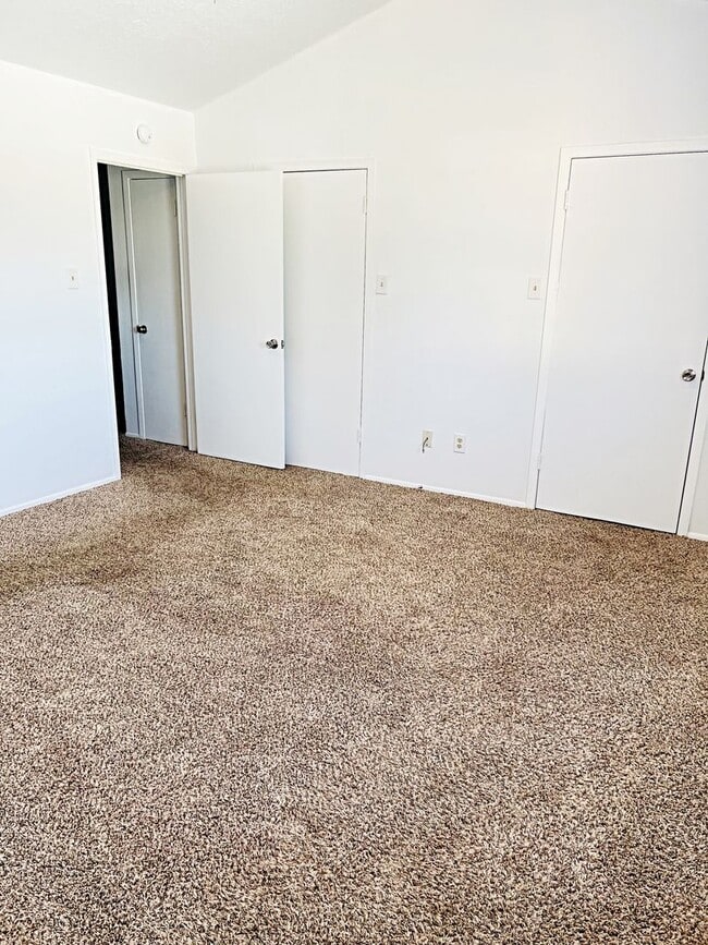 Building Photo - 2700 N 16th St