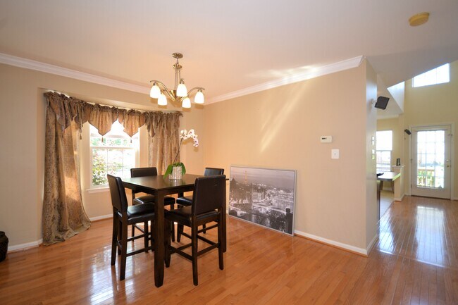 Building Photo - 326 Wheatfield Cir