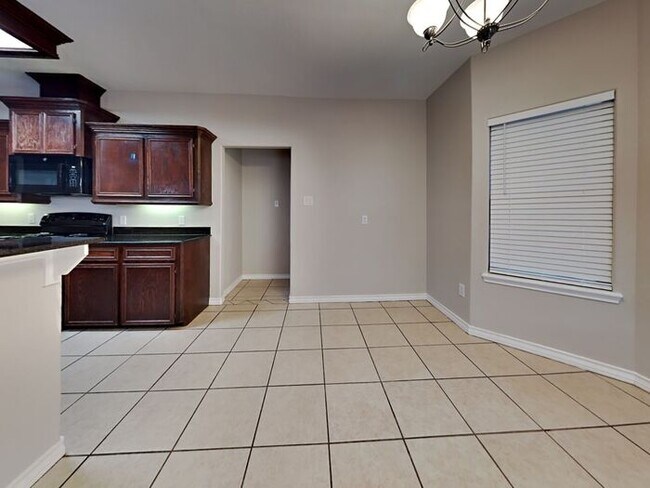 Building Photo - No Application Fees* $1000 Off 1st Month R...