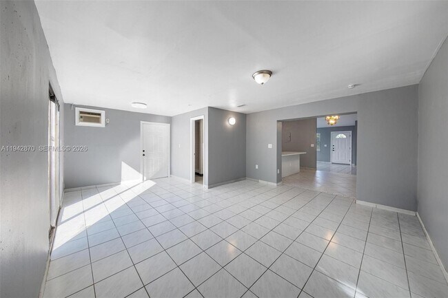 Building Photo - 2348 SW 138th Pl