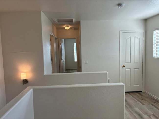 Building Photo - 9646 N 82nd Glen