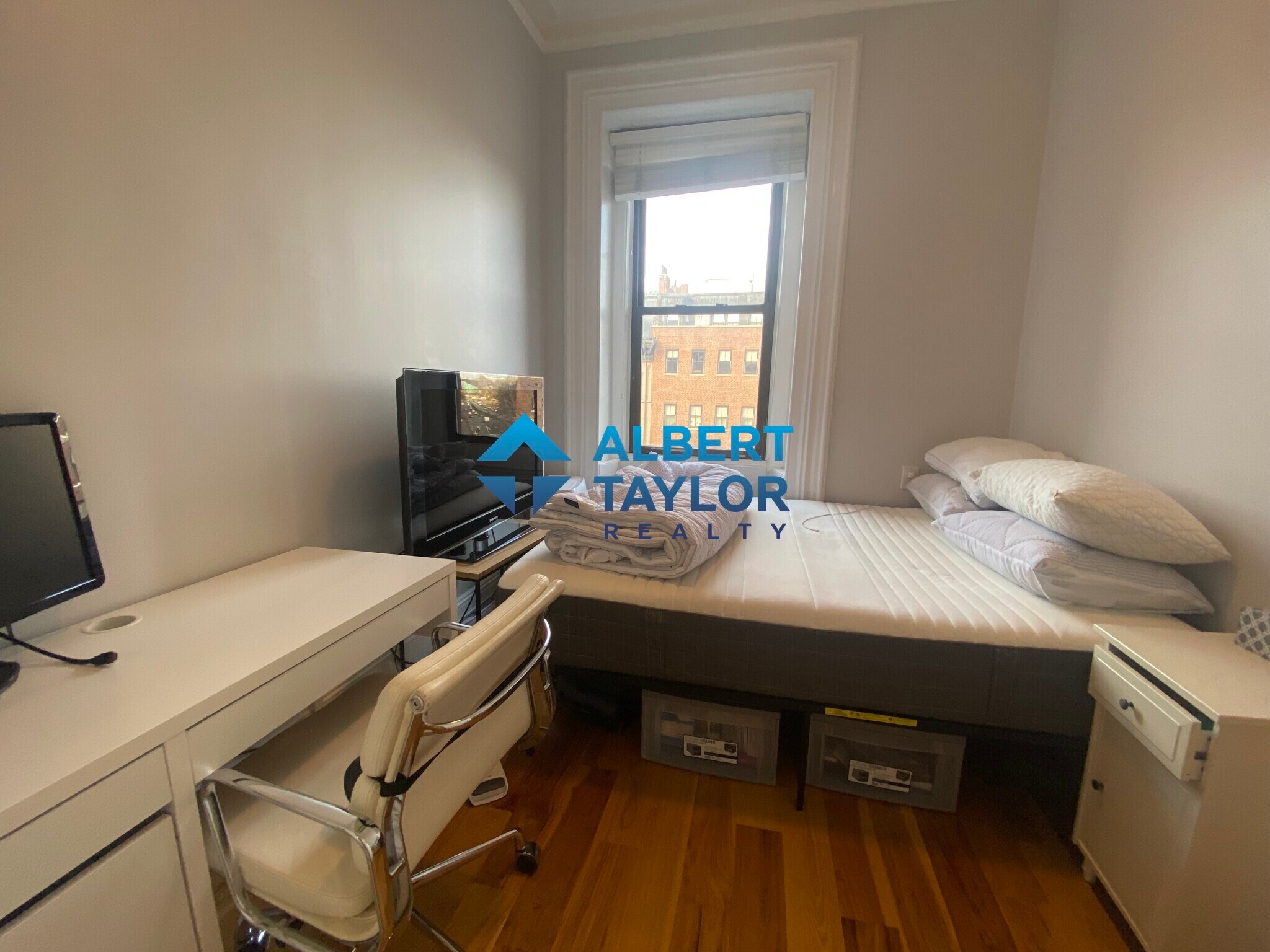 Bedroom 1 - 109 Beacon St