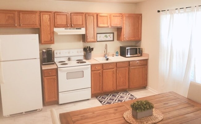 Building Photo - Fully Furnished and Stocked Monthly Rental